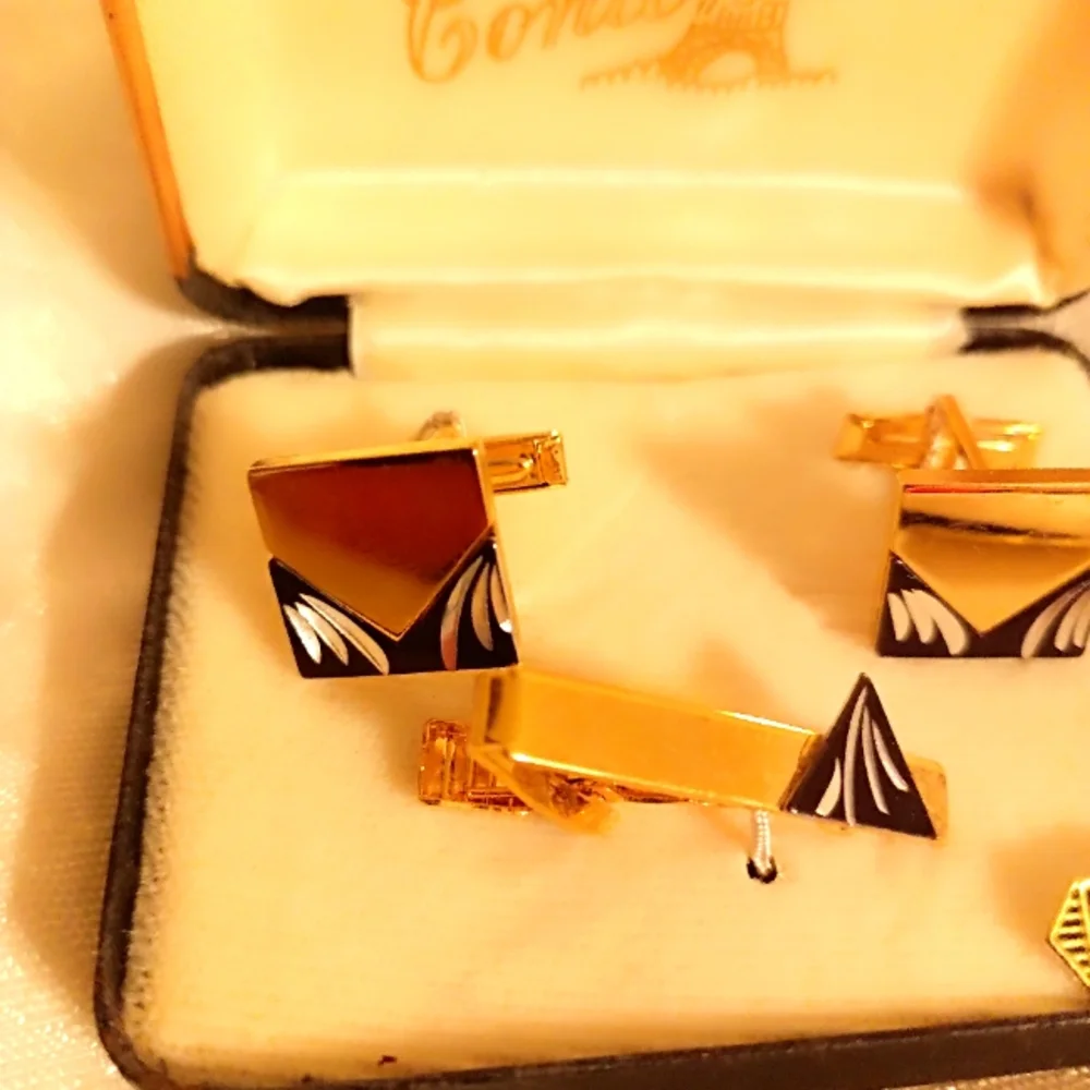 Continental Vintage gold tone black white hand engraved cuff links tie c…